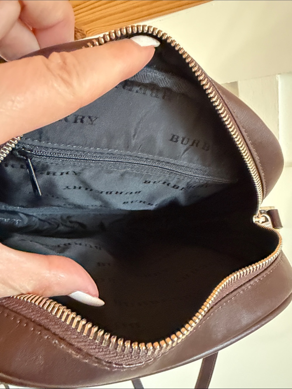 🤎 Burberry 🤎Brown Leather & Beige Nova Check Messenger / Camera Bag - Picture 5 of 6